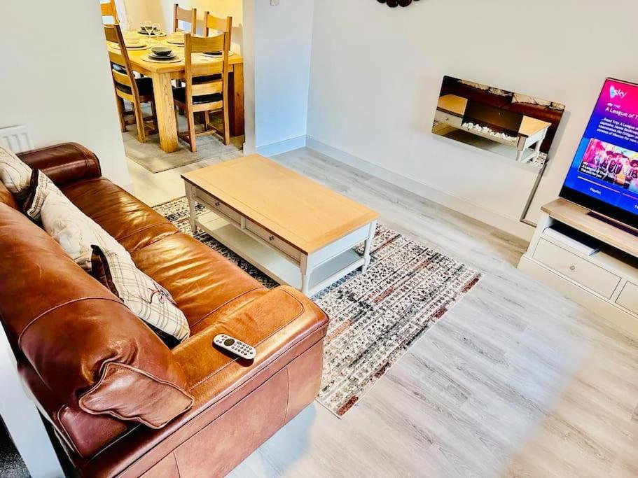 Vila Luxury 4 Bed House In Coventry Exteriér fotografie