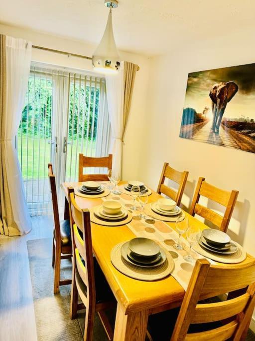 Vila Luxury 4 Bed House In Coventry Exteriér fotografie